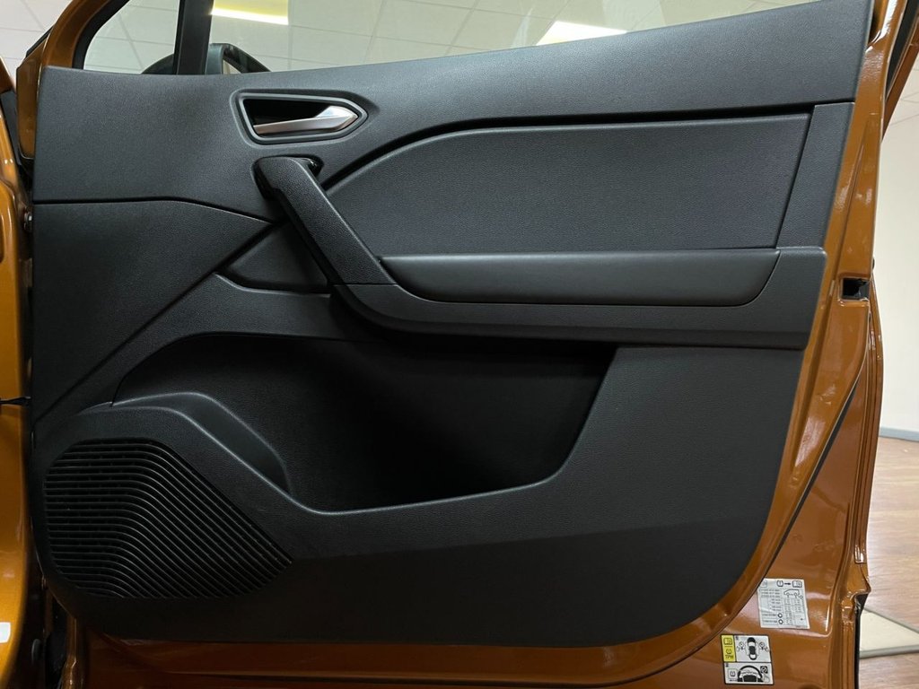 Used Renault Captur 2021 for sale - 76950132: Photo 41