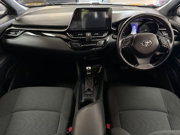 Used Toyota C-HR 2018 for sale - 78644920: Photo