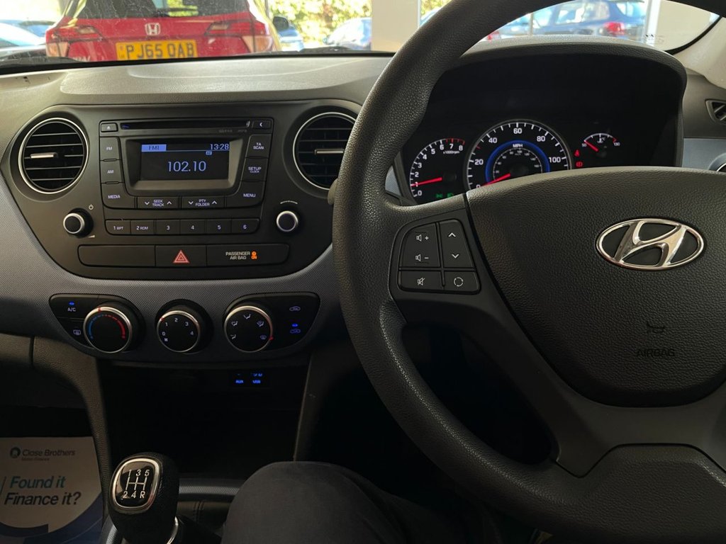 Used Hyundai i10 2014 for sale - 76642294: Photo 21