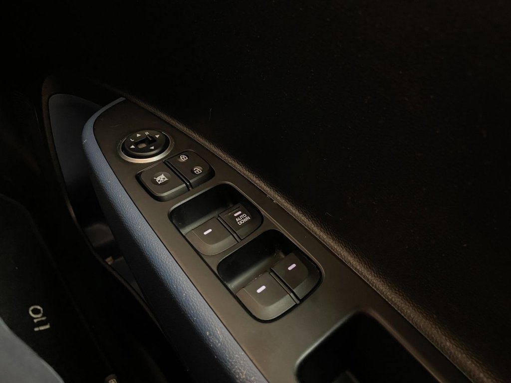 Used Hyundai i10 2014 for sale - 76642294: Photo 28