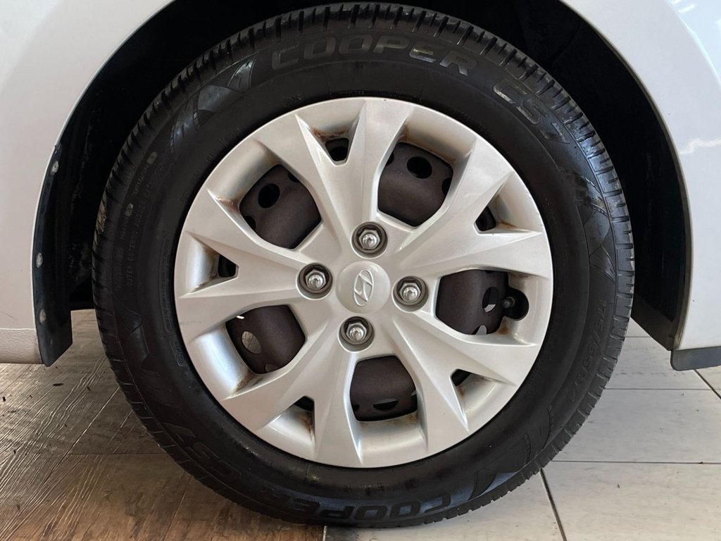 Used Hyundai i10 2014 for sale - 76642294: Photo 31