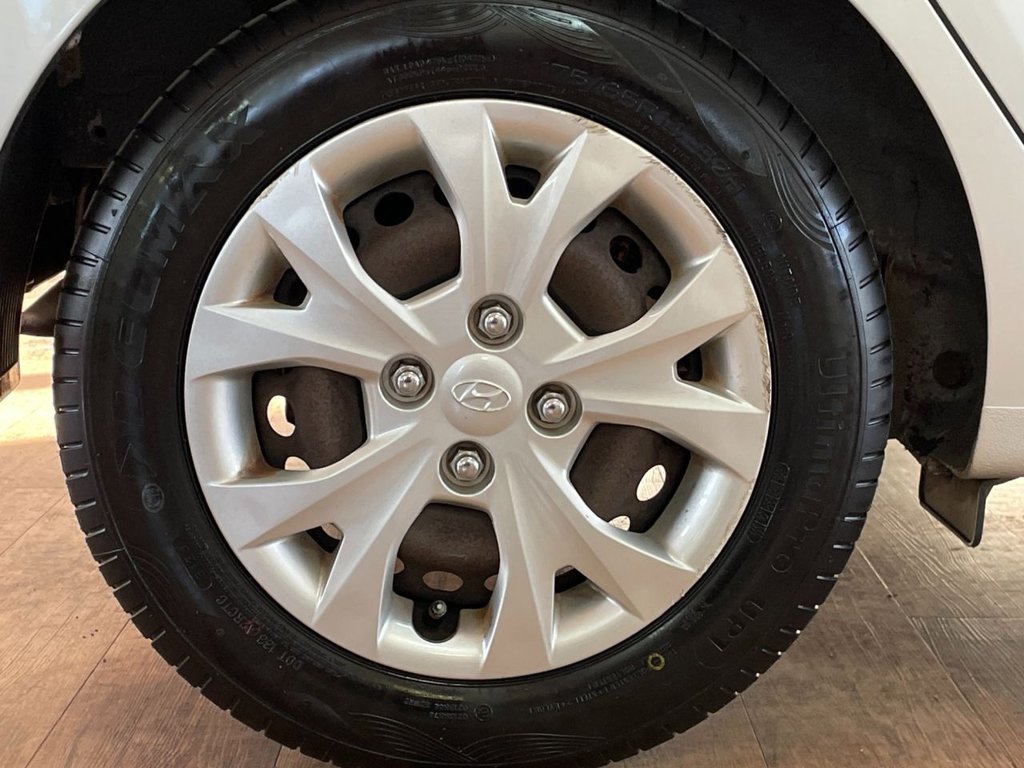 Used Hyundai i10 2014 for sale - 76642294: Photo 32