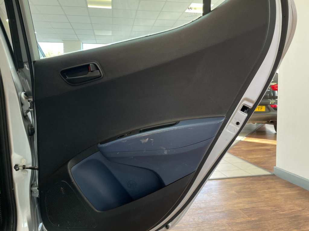 Used Hyundai i10 2014 for sale - 76642294: Photo 37