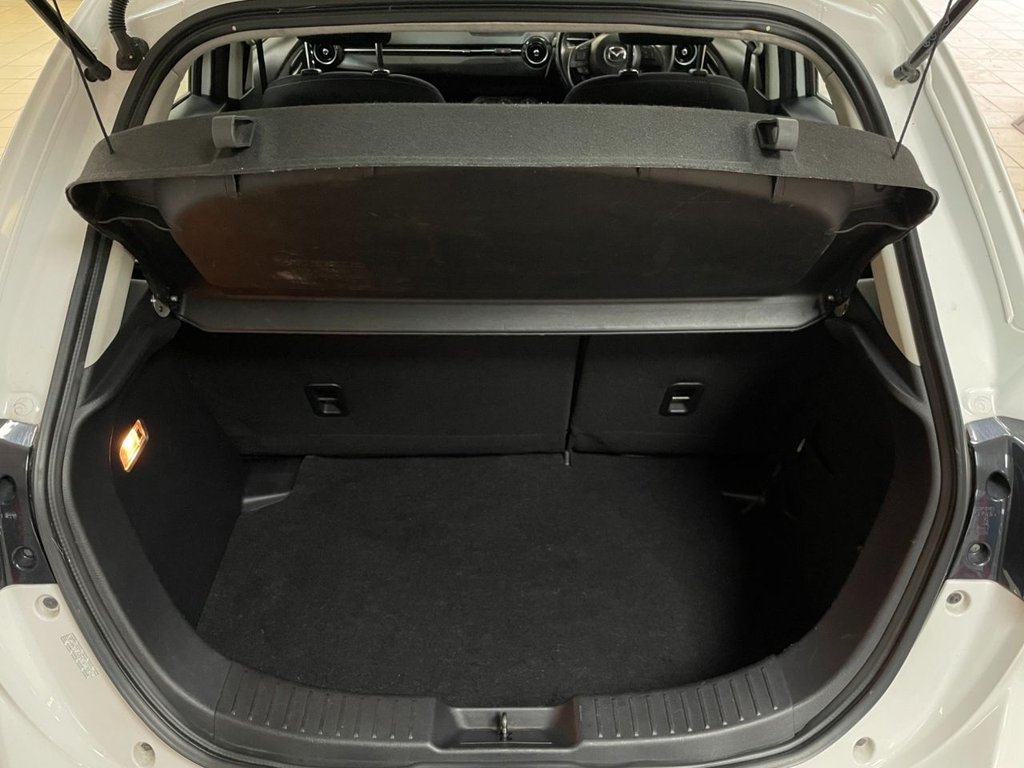 Used Mazda Mazda2 2015 for sale - 76582334: Photo 41