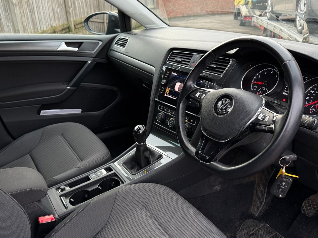 Used Volkswagen Golf 2019 for sale - 77205500: Photo 2