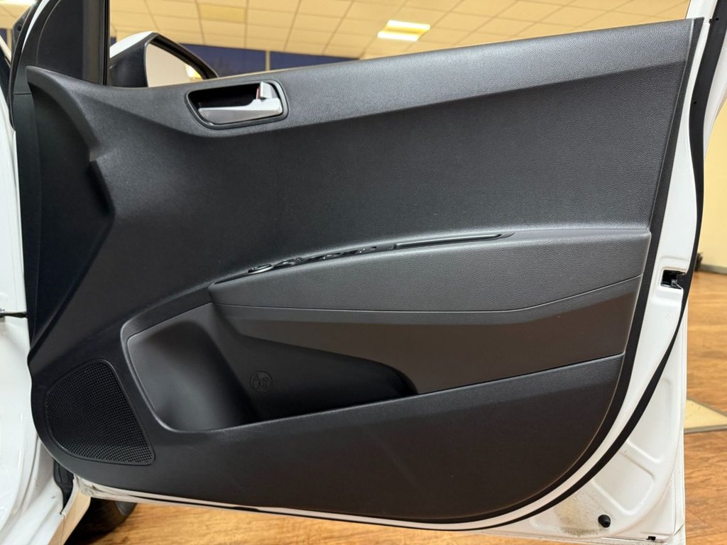 Used Hyundai i10 2018 for sale - 77293239: Photo 35