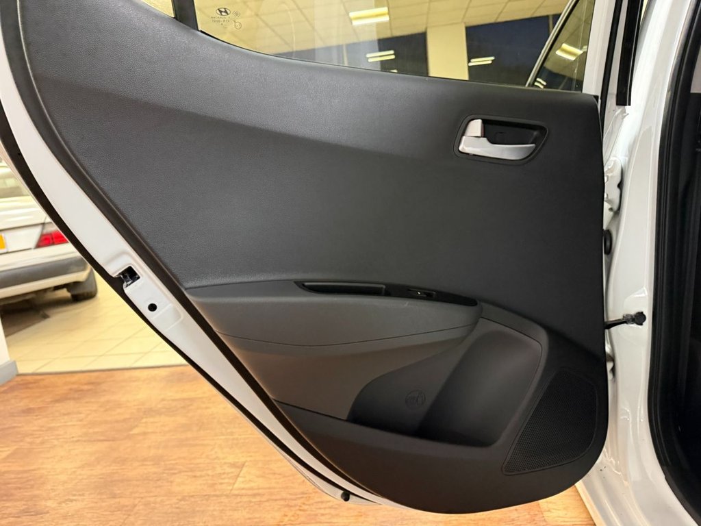 Used Hyundai i10 2018 for sale - 77293239: Photo 37