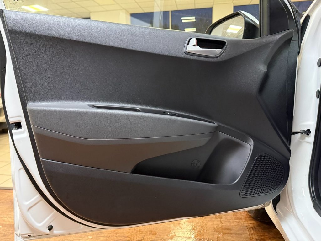 Used Hyundai i10 2018 for sale - 77293239: Photo 38