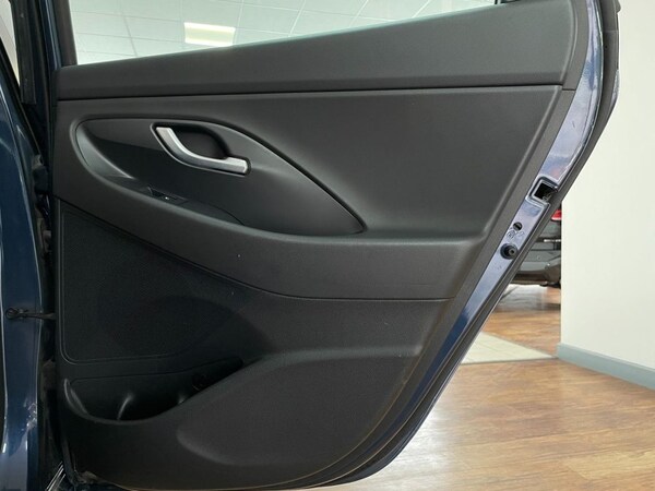 Used Hyundai i30 2017 for sale - 76092548: Photo 34