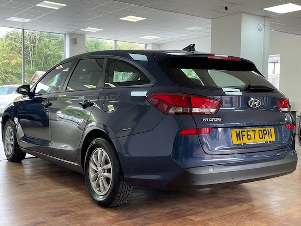 Used Hyundai i30 2017 for sale - 76092548: Photo 4