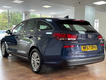 Used Hyundai i30 2017 for sale - 76092548: Photo 4