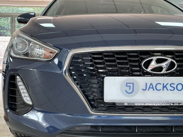 Used Hyundai i30 2017 for sale - 76092548: Photo 6