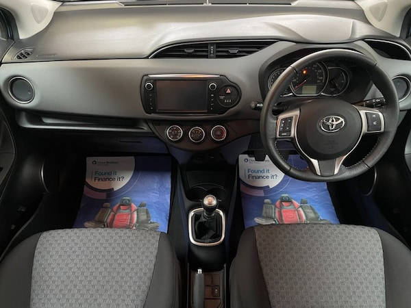 Used Toyota Yaris 2014 for sale - 76279362: Photo 2