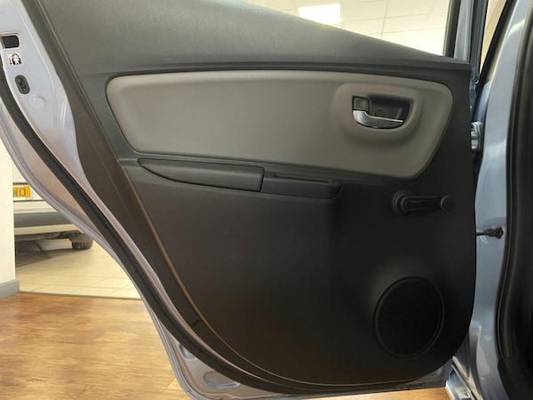 Used Toyota Yaris 2014 for sale - 76279362: Photo 38