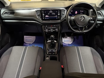 Used Volkswagen T-Roc 2019 for sale - 76927602: Photo