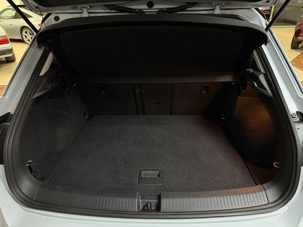 Used Volkswagen T-Roc 2019 for sale - 76927602: Photo 45