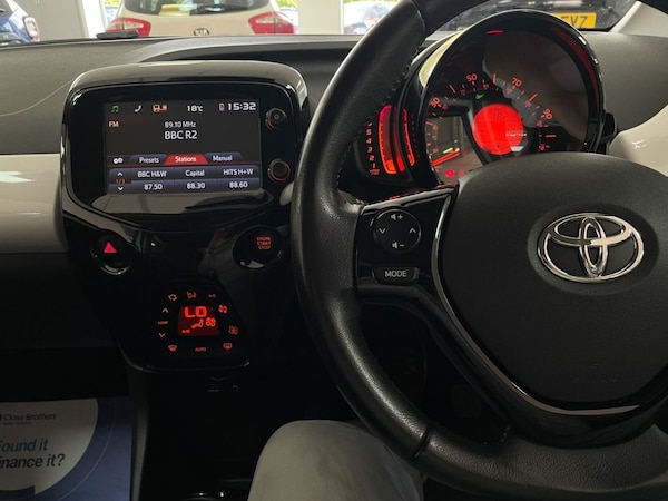 Used Toyota AYGO 2017 for sale - 76132184: Photo 19