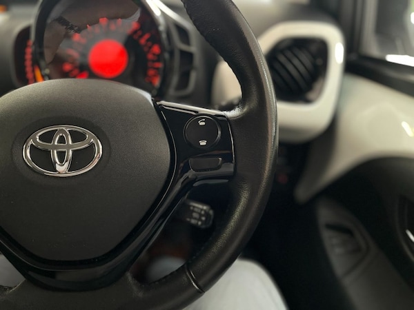 Used Toyota AYGO 2017 for sale - 76132184: Photo 28