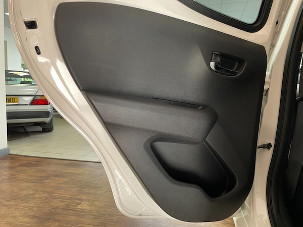 Used Toyota AYGO 2017 for sale - 76132184: Photo 39