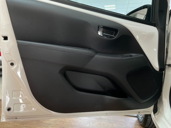 Used Toyota AYGO 2017 for sale - 76132184: Photo 40
