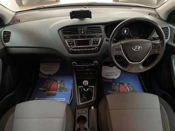 Used Hyundai i20 2015 for sale - 75715976: Photo