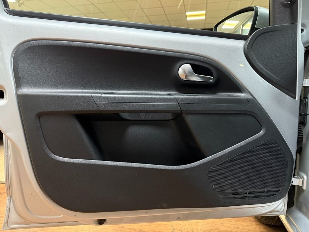 Used Volkswagen up! 2015 for sale - 77042537: Photo 36