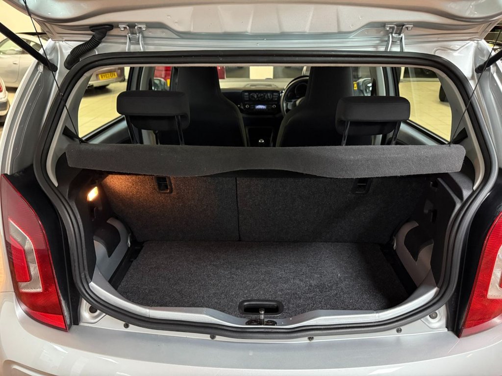 Used Volkswagen up! 2015 for sale - 77042537: Photo 39