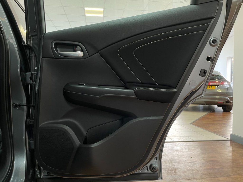 Used Honda Civic 2015 for sale - 76496852: Photo 41