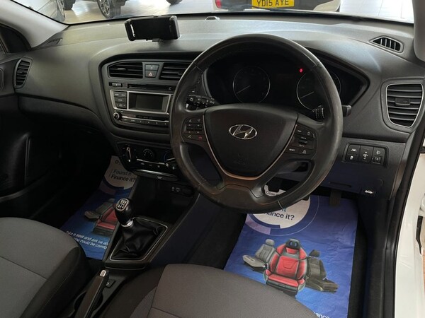 Used Hyundai i20 2018 for sale - 76132327: Photo 15