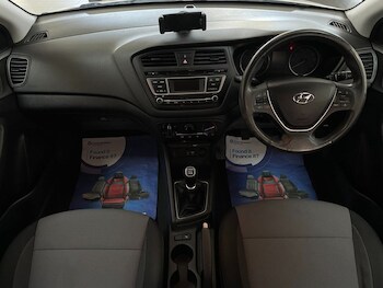 Used Hyundai i20 2018 for sale - 76132327: Photo 2