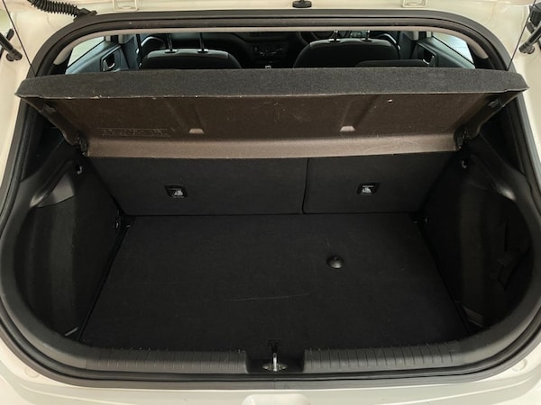 Used Hyundai i20 2018 for sale - 76132327: Photo 41