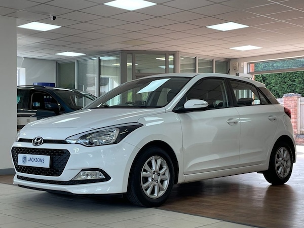 Used Hyundai i20 2018 for sale - 76132327: Photo 4