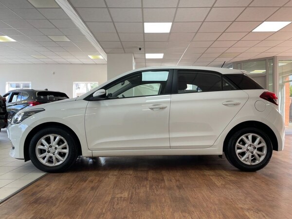 Used Hyundai i20 2018 for sale - 76132327: Photo 8