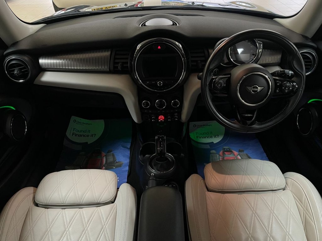 Used MINI Hatch 2020 for sale - 76313224: Photo 2