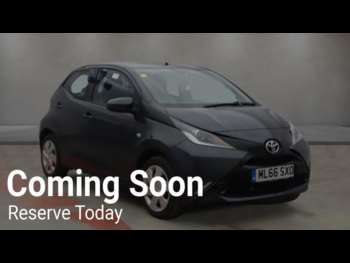 2016 (66) - 1.0 VVT-i x-play Hatchback 5dr Petrol Manual Euro 6 (68 ps)