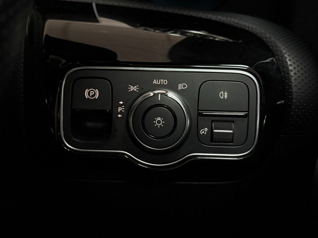 Used Mercedes-Benz A-Class 2019 for sale - 76927631: Photo 32