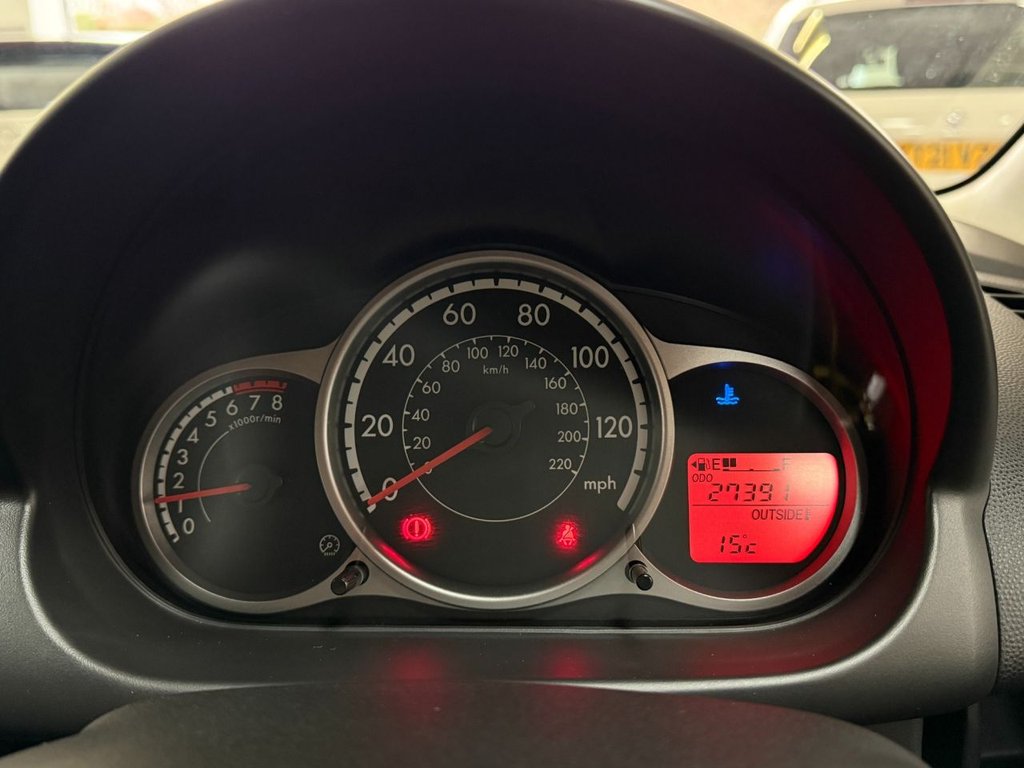 Used Mazda Mazda2 2011 for sale - 76927622: Photo 29