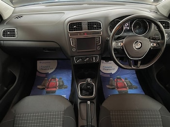 Used Volkswagen Polo 2015 for sale - 76454289: Photo