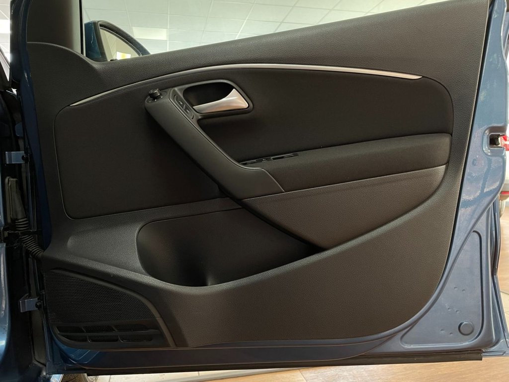 Used Volkswagen Polo 2015 for sale - 76454289: Photo 35