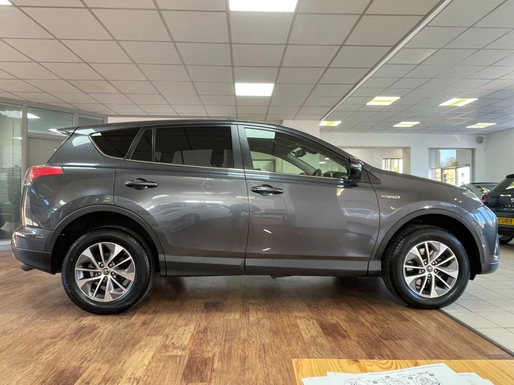 Used Toyota RAV4 2017 for sale - 76367697: Photo 13