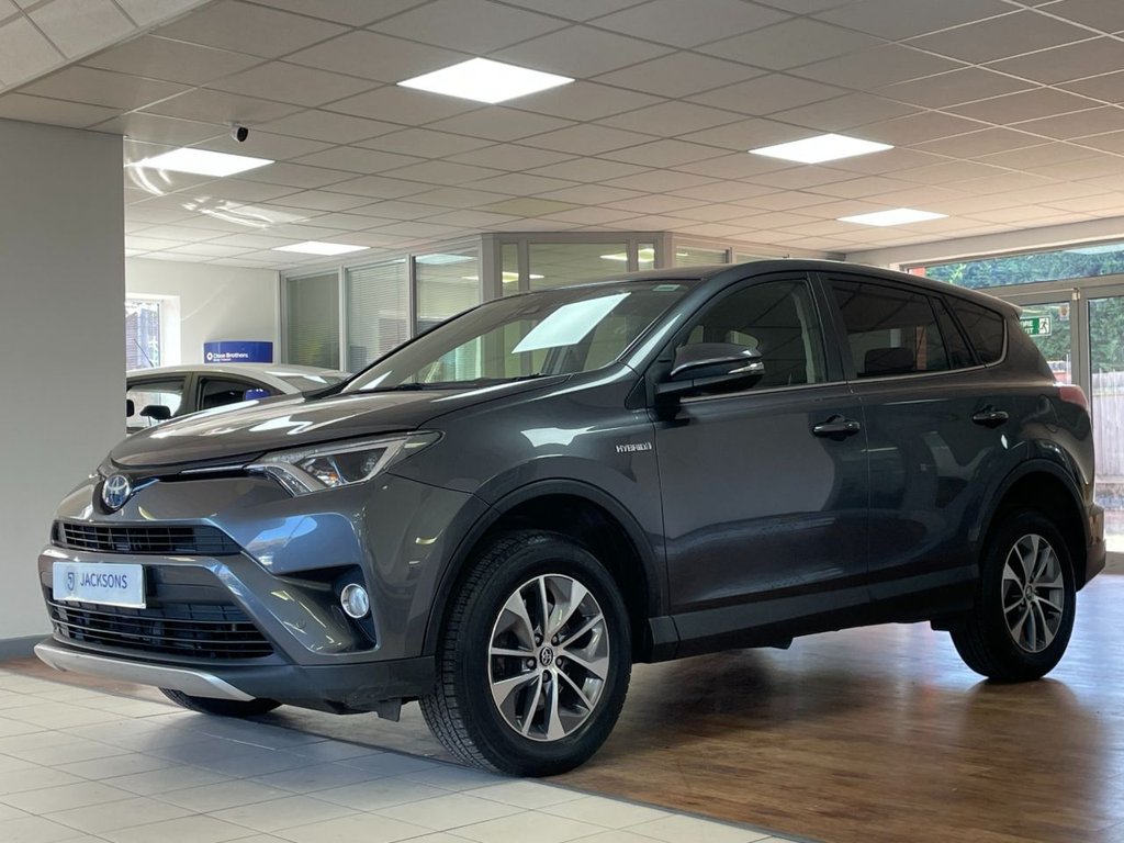 Used Toyota RAV4 2017 for sale - 76367697: Photo 4