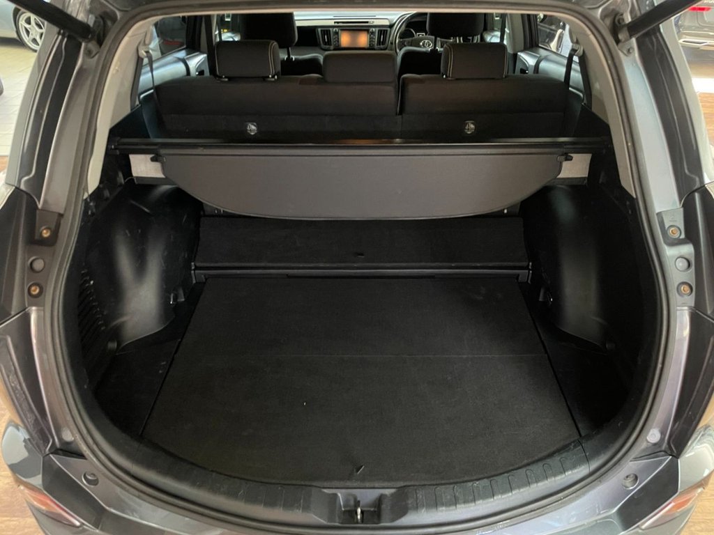 Used Toyota RAV4 2017 for sale - 76367697: Photo 43