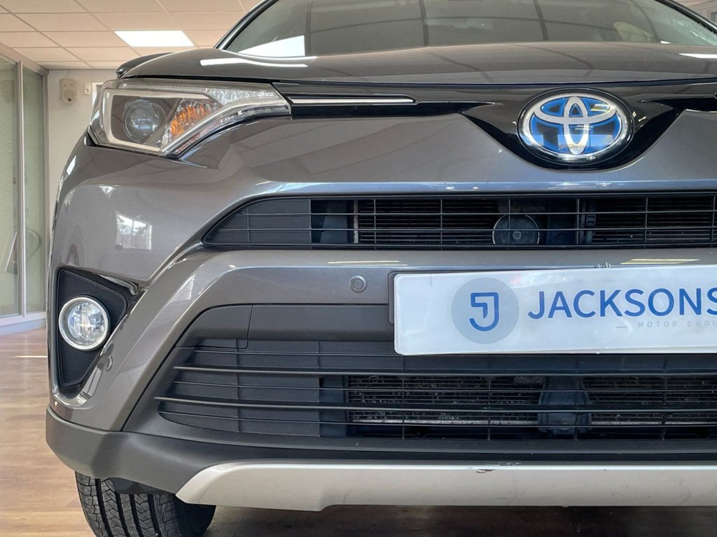 Used Toyota RAV4 2017 for sale - 76367697: Photo 6