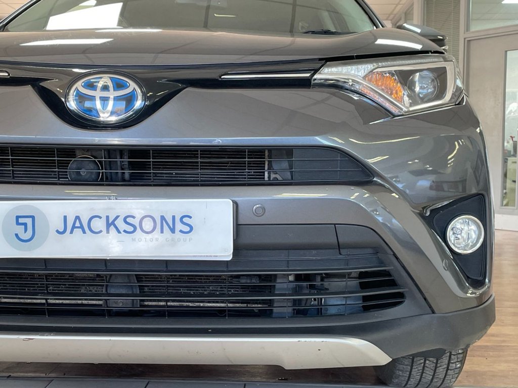 Used Toyota RAV4 2017 for sale - 76367697: Photo 7