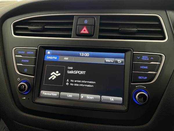 Used Hyundai i20 2019 for sale - 76118787: Photo 23