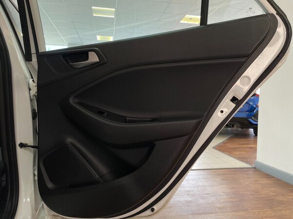 Used Hyundai i20 2019 for sale - 76118787: Photo 40