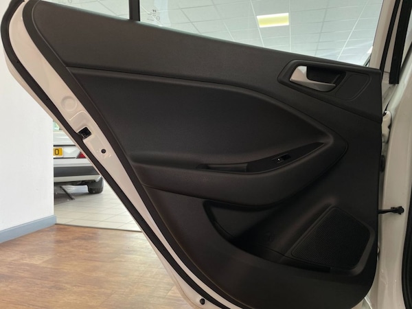 Used Hyundai i20 2019 for sale - 76118787: Photo 41