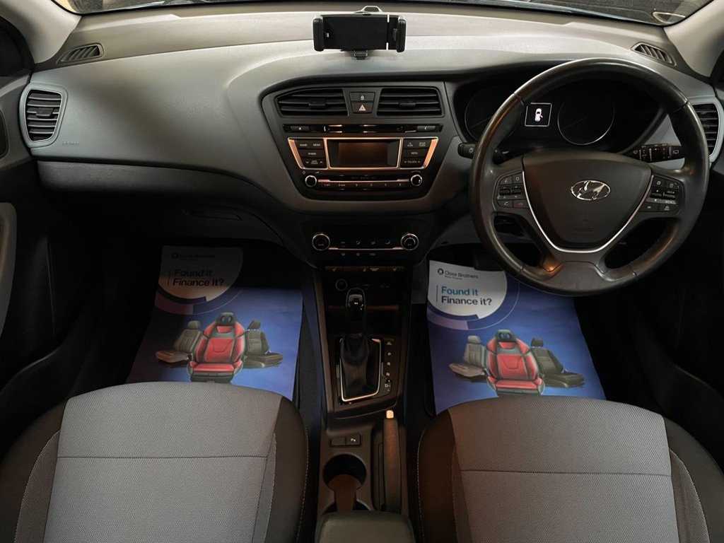 Used Hyundai i20 2015 for sale - 76973236: Photo 2