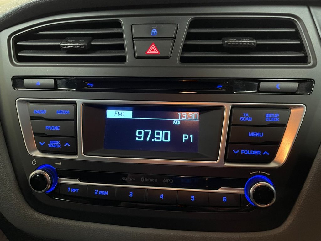 Used Hyundai i20 2015 for sale - 76973236: Photo 22