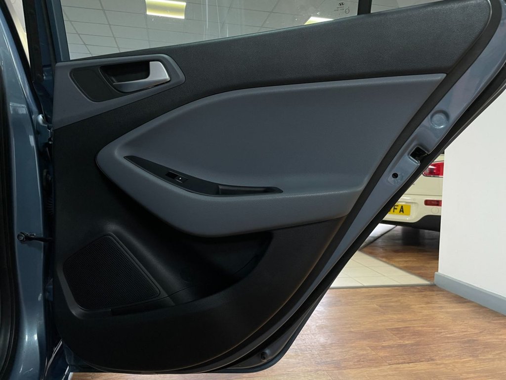 Used Hyundai i20 2015 for sale - 76973236: Photo 38